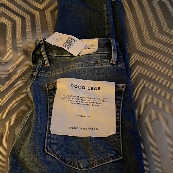 Good American Jeans - Picture 5 of 5